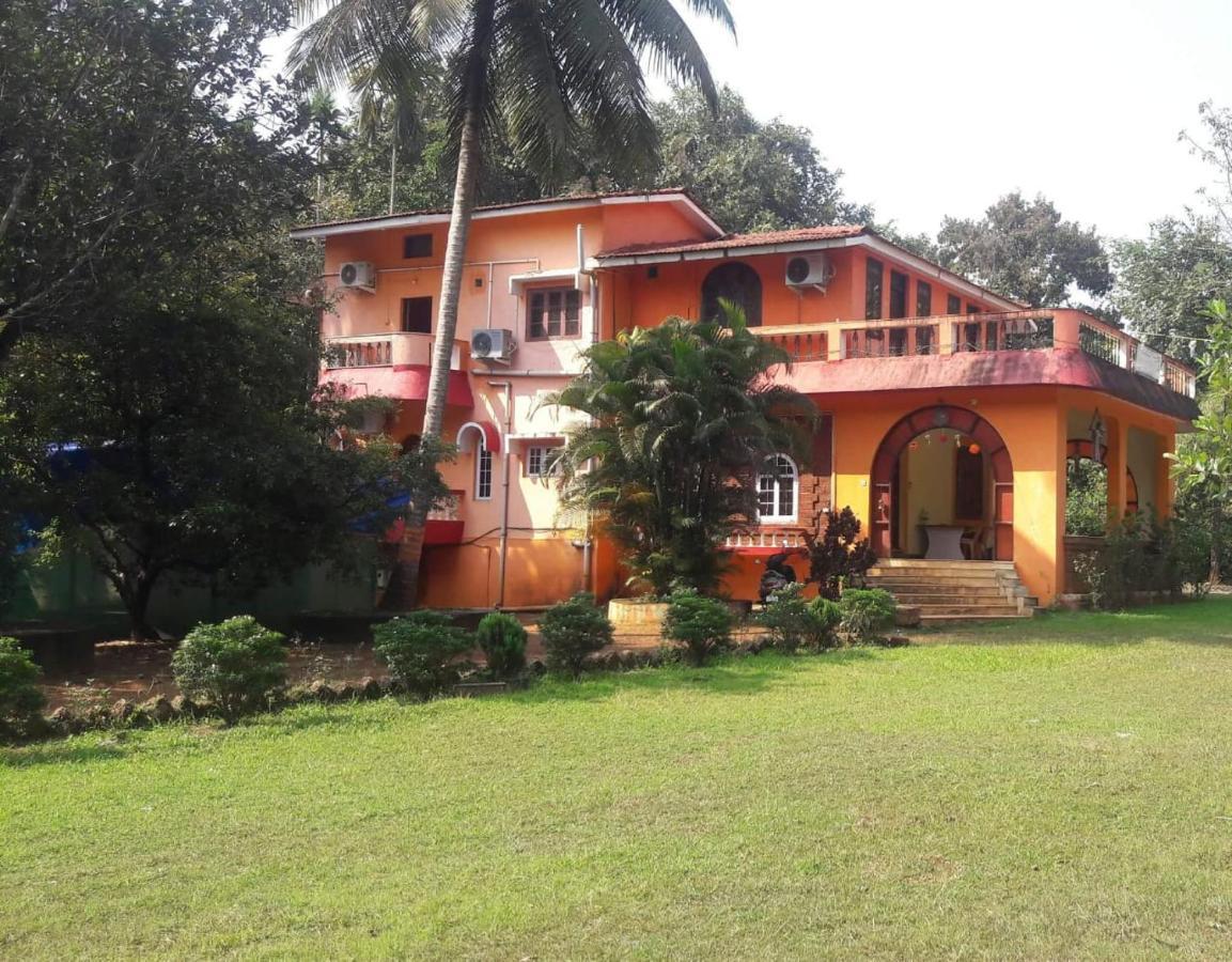 Vamoose Goa Guest House Goa Velha Esterno foto